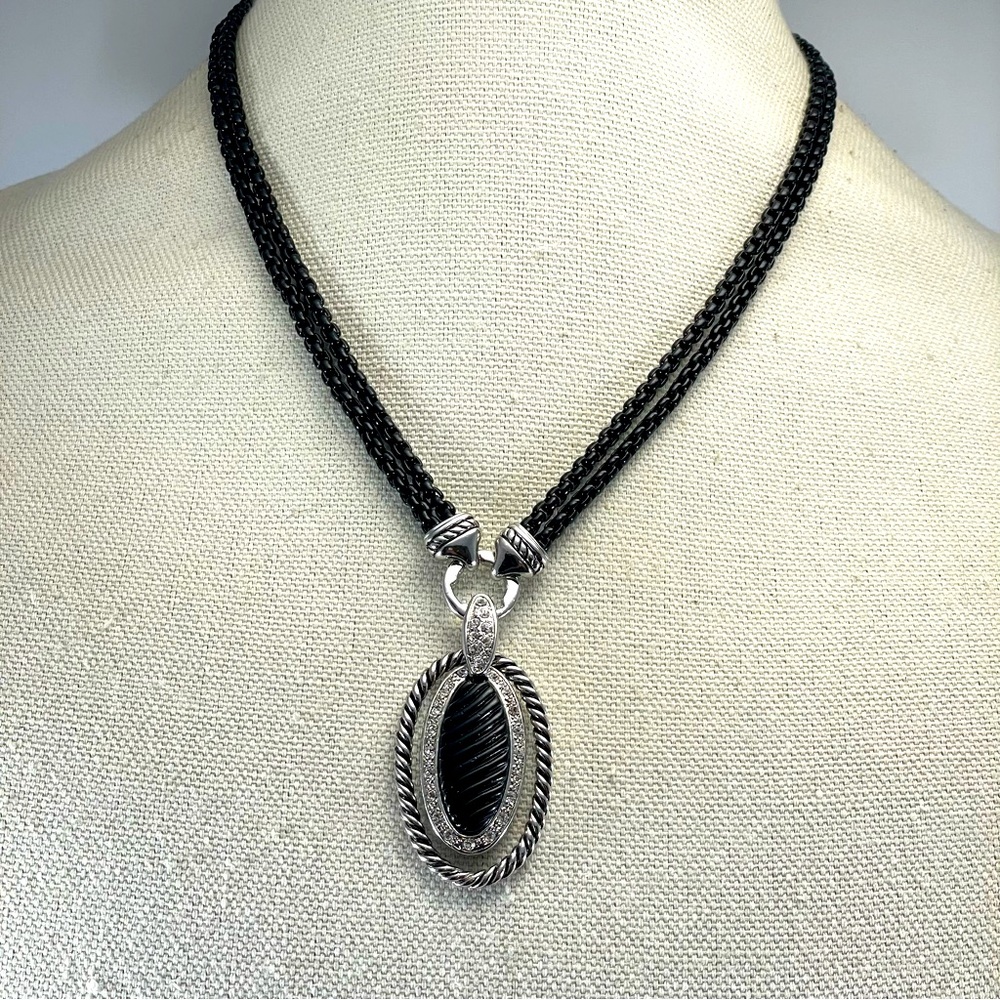 Stunning Unsigned Black Tone Box Chain Silver Tone Rhinestone Pendant Necklace